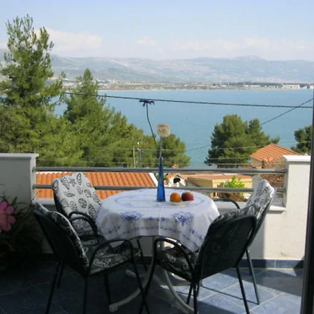 Laura * Trogir